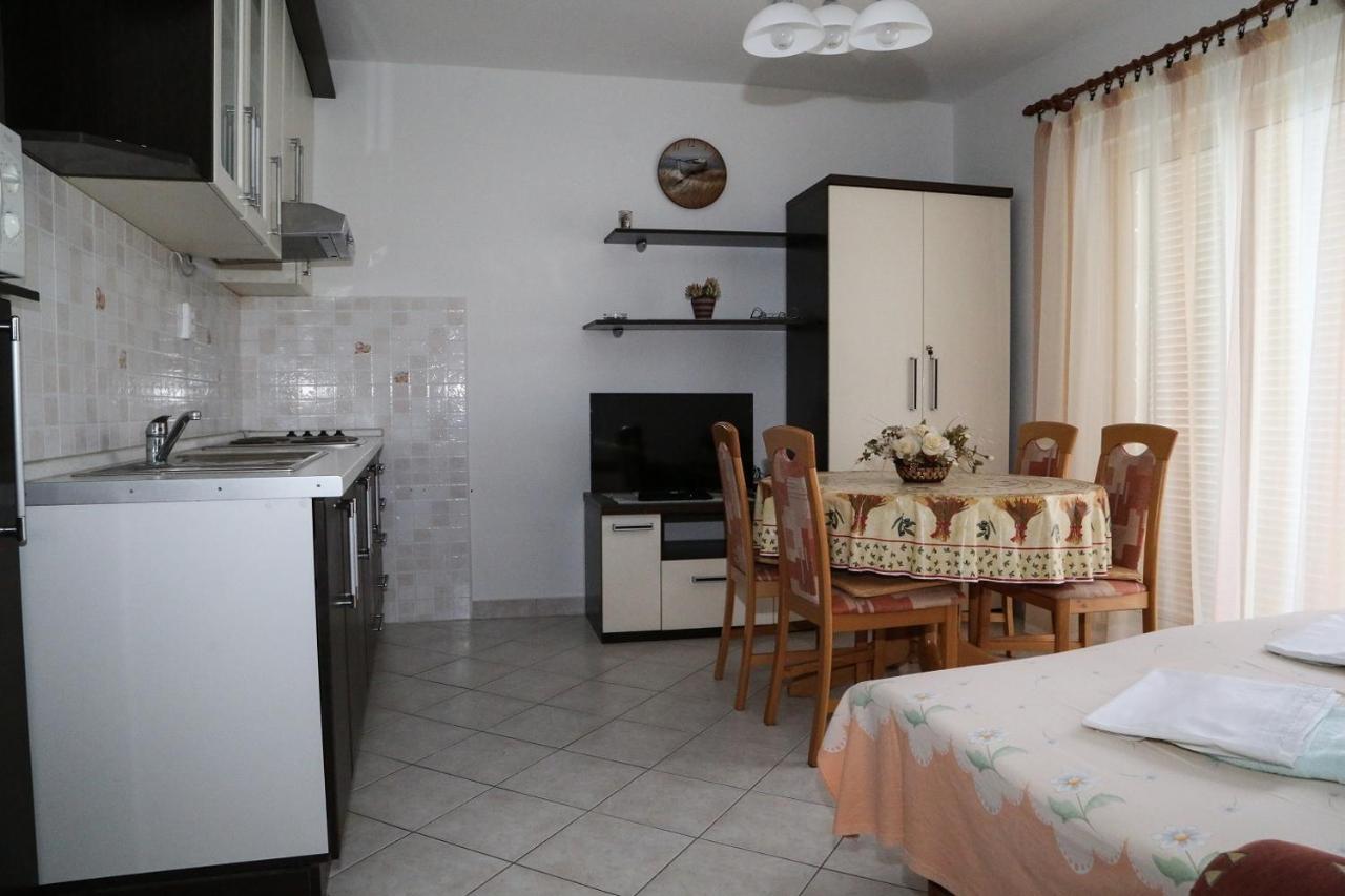 Apartments By The Sea Milna, Hvar - 12244 Exterior photo